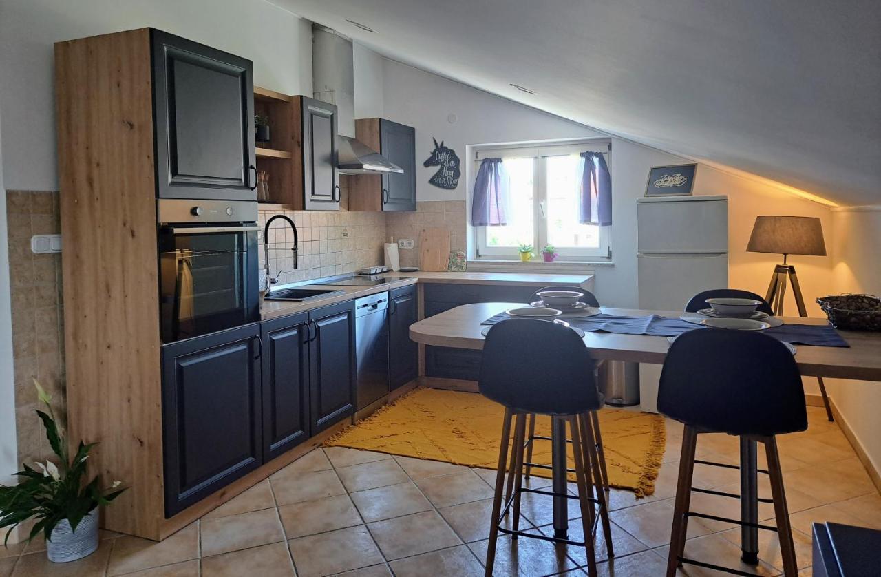 Appartamento Battistella'S Near The Sea Rovigno Esterno foto